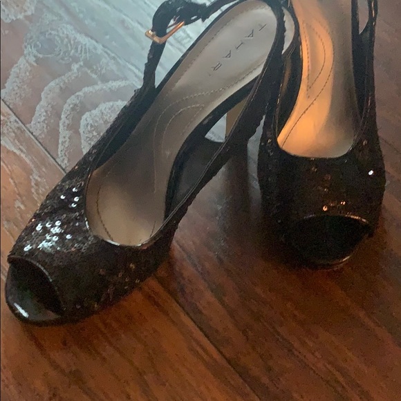 Black sequin heels - Picture 2 of 6